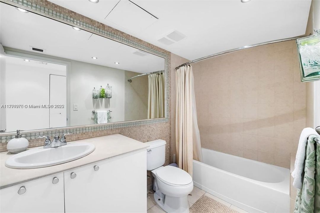 For Sale: $1,099,000 (2 beds, 2 baths, 1423 Square Feet)