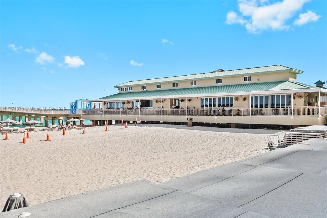 For Sale: $1,099,000 (2 beds, 2 baths, 1423 Square Feet)