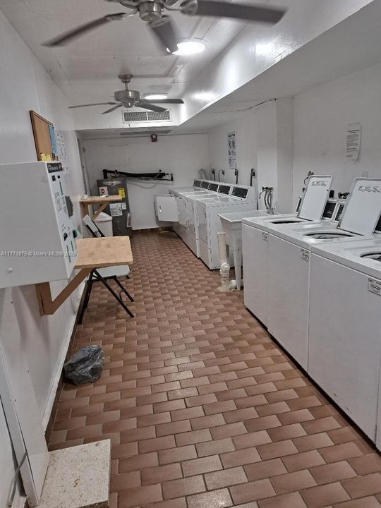 Recently Rented: $1,850 (1 beds, 1 baths, 886 Square Feet)