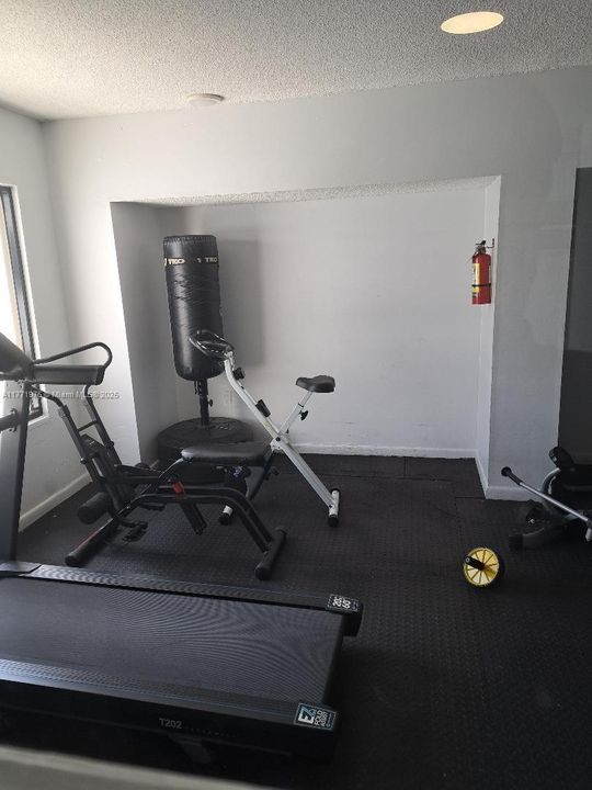 Recently Rented: $1,850 (1 beds, 1 baths, 886 Square Feet)