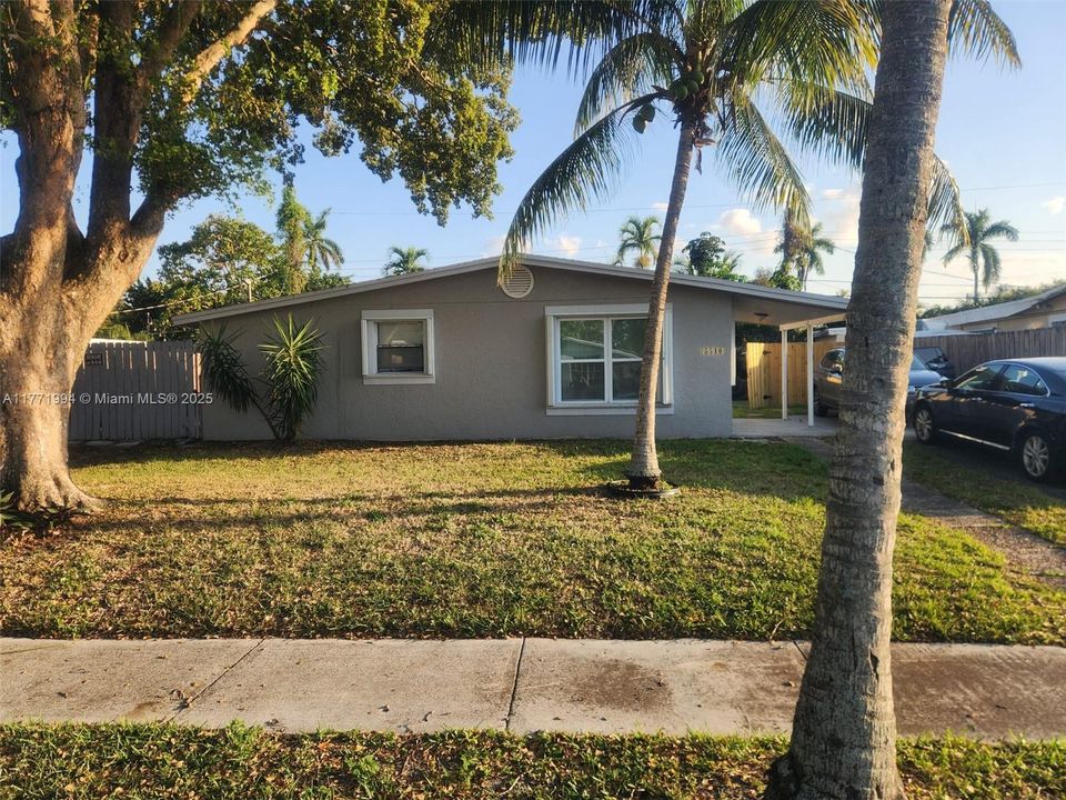 Recently Rented: $2,800 (3 beds, 1 baths, 787 Square Feet)