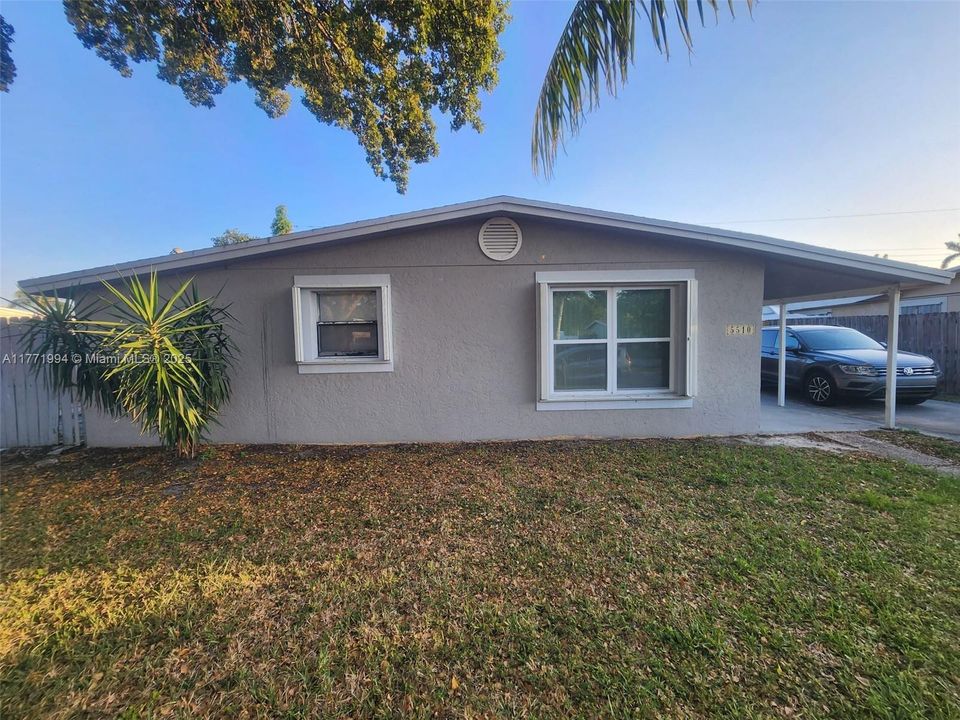 Recently Rented: $2,800 (3 beds, 1 baths, 787 Square Feet)