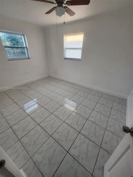 Recently Rented: $2,800 (3 beds, 1 baths, 787 Square Feet)