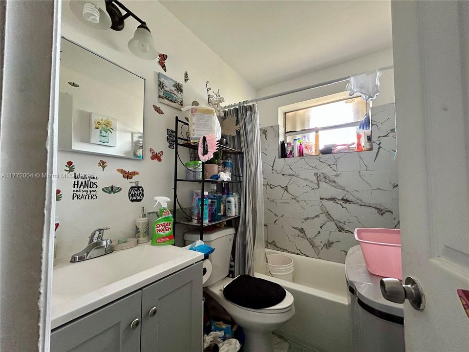 Recently Sold: $850,000 (0 beds, 0 baths, 3920 Square Feet)