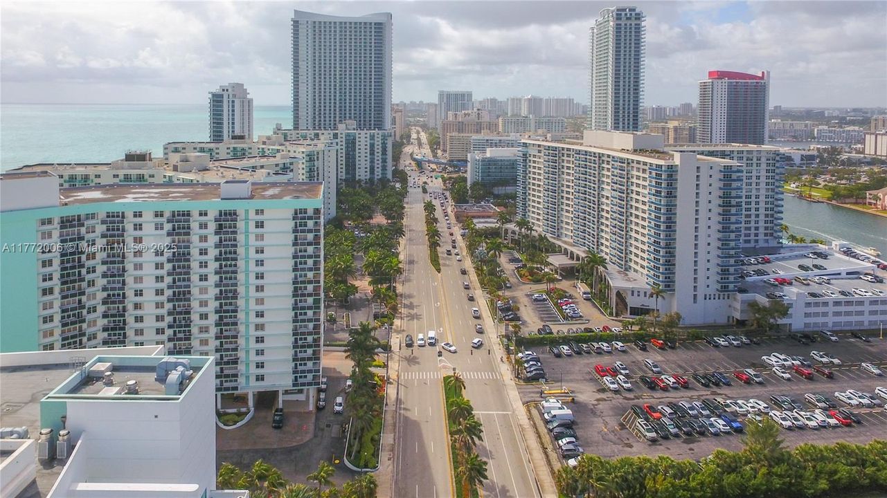 For Sale: $595,900 (2 beds, 2 baths, 1210 Square Feet)