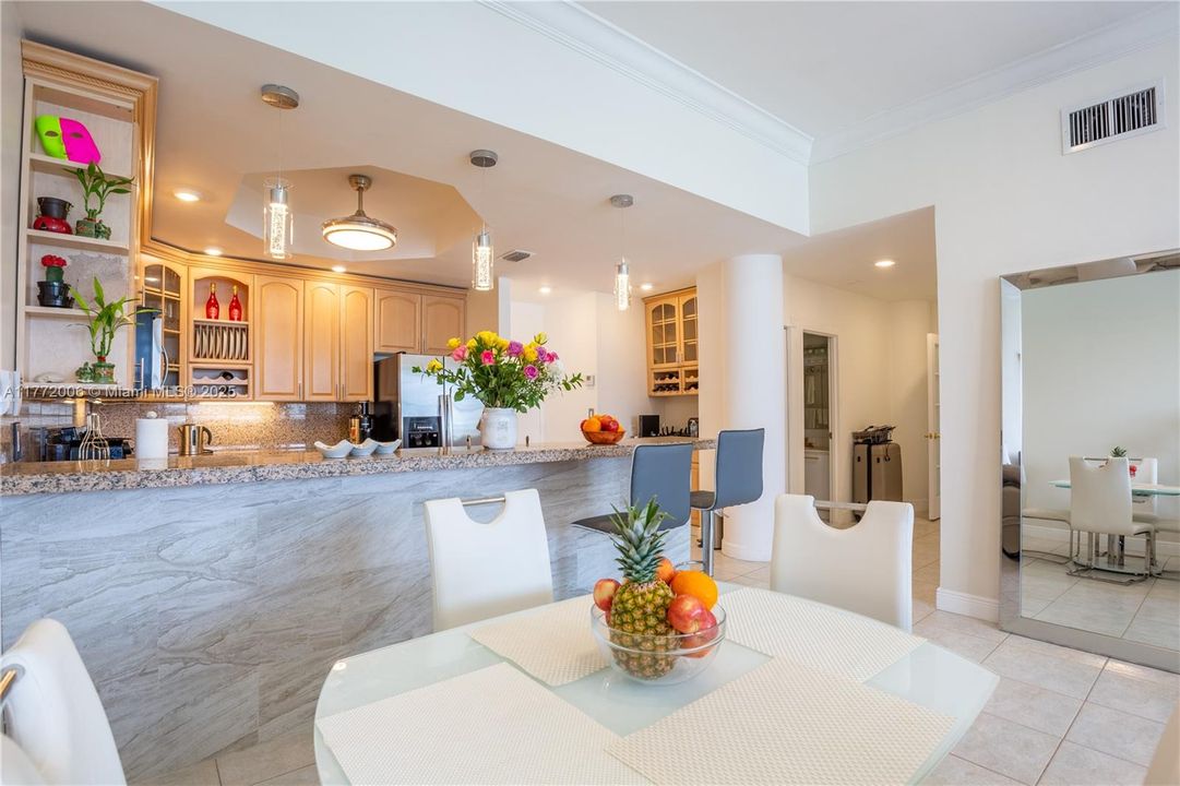 For Sale: $595,900 (2 beds, 2 baths, 1210 Square Feet)