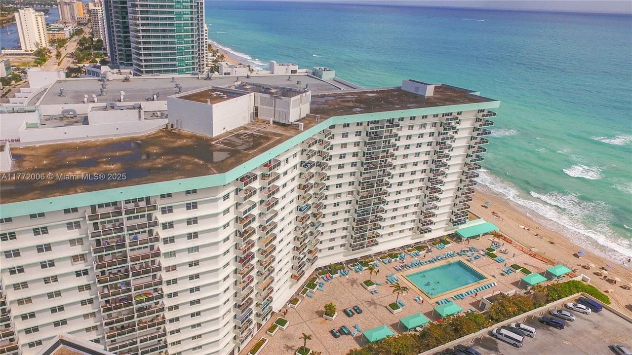 For Sale: $595,900 (2 beds, 2 baths, 1210 Square Feet)