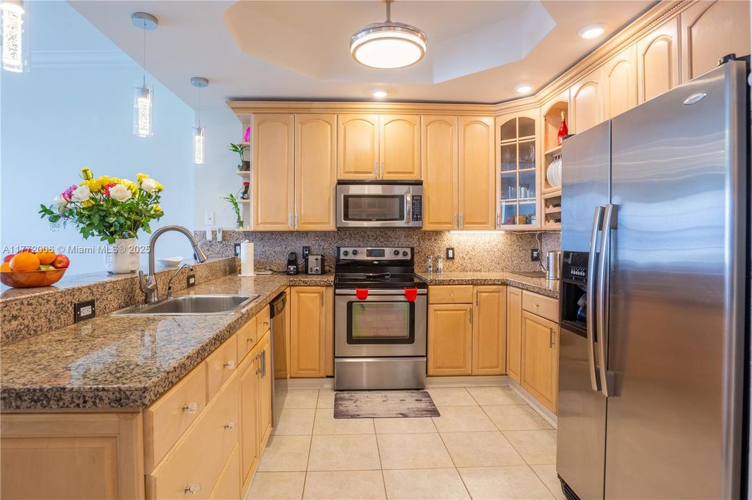 For Sale: $595,900 (2 beds, 2 baths, 1210 Square Feet)