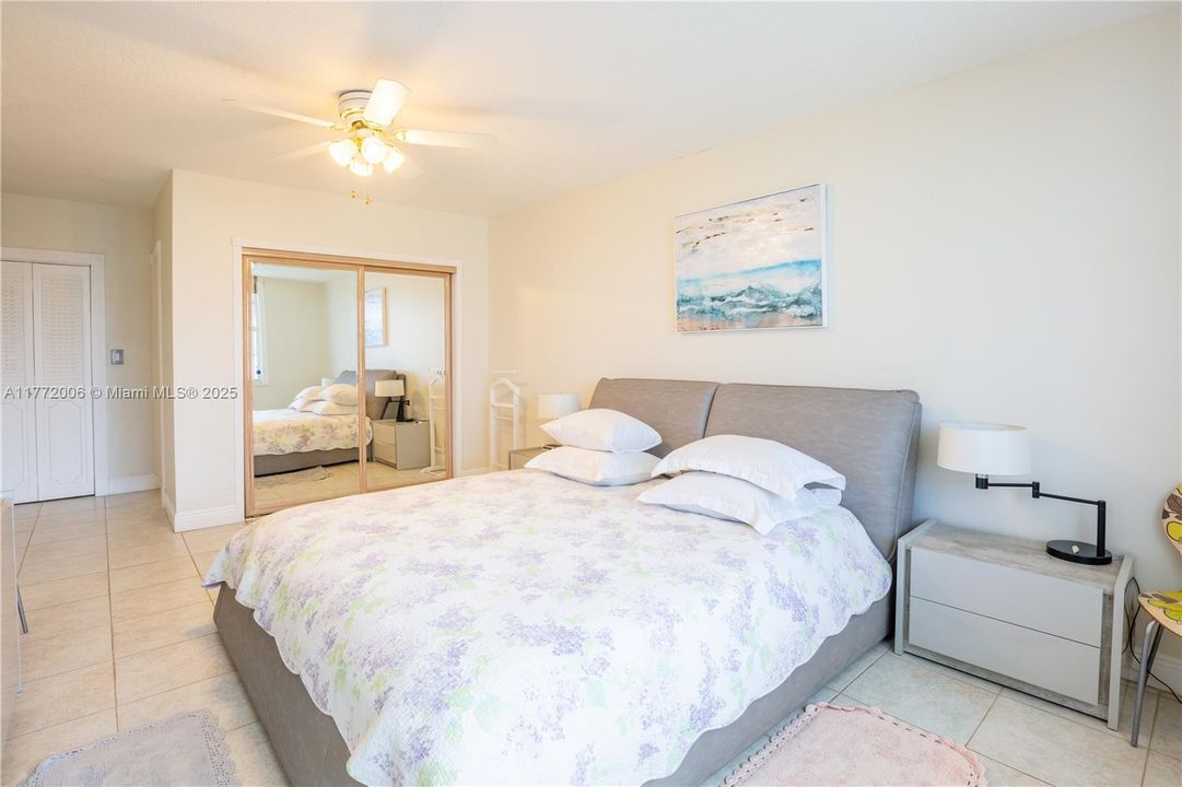 For Sale: $595,900 (2 beds, 2 baths, 1210 Square Feet)