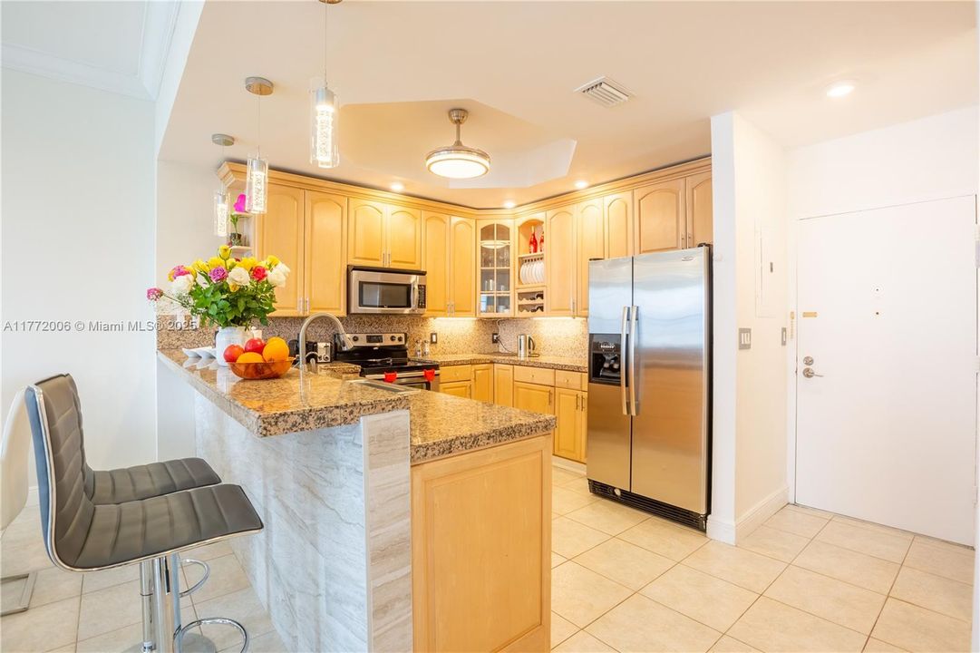 For Sale: $595,900 (2 beds, 2 baths, 1210 Square Feet)