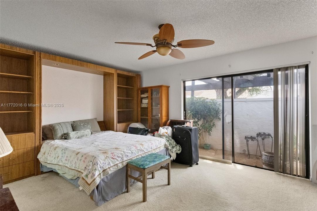 Vendido Recientemente: $639,900 (3 camas, 2 baños, 1976 Pies cuadrados)