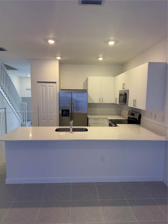 Recently Rented: $2,500 (3 beds, 2 baths, 1545 Square Feet)