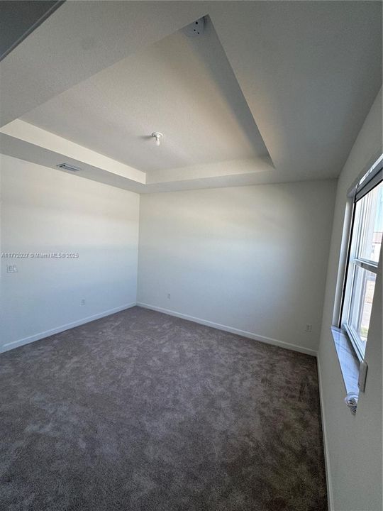 Recently Rented: $2,500 (3 beds, 2 baths, 1545 Square Feet)