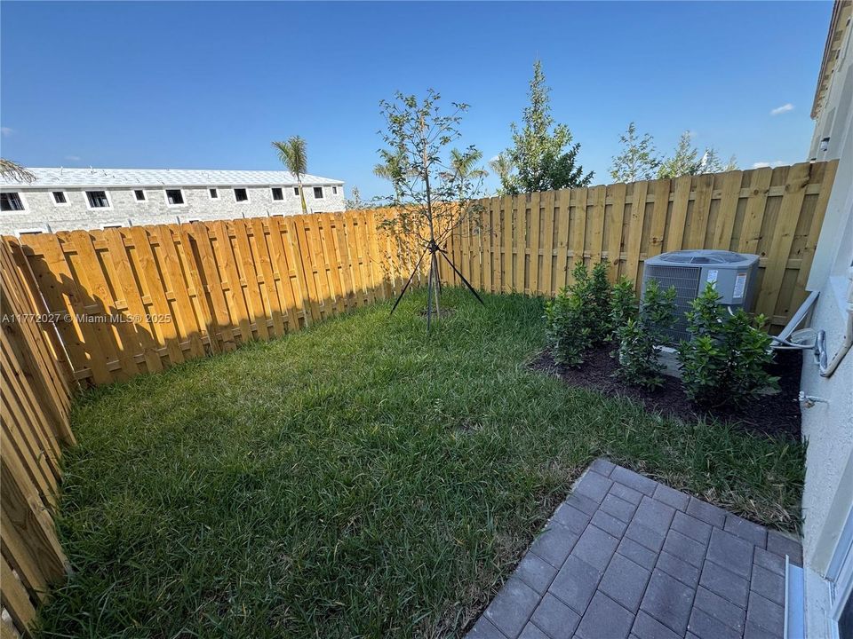 Recently Rented: $2,500 (3 beds, 2 baths, 1545 Square Feet)