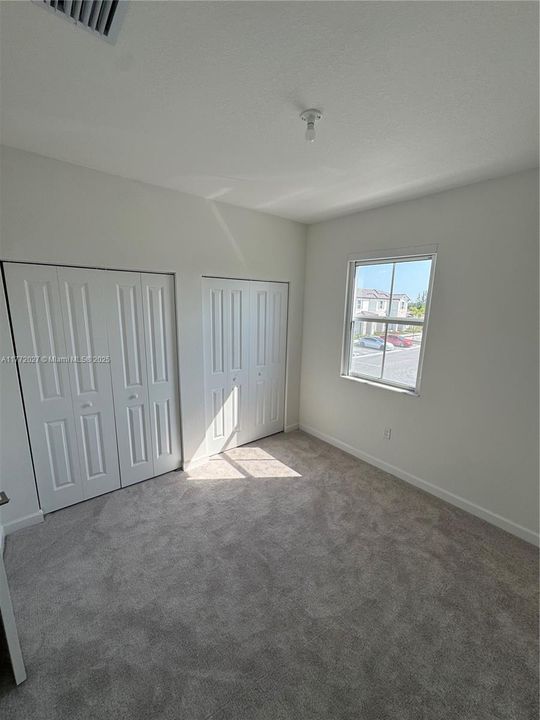 Recently Rented: $2,500 (3 beds, 2 baths, 1545 Square Feet)