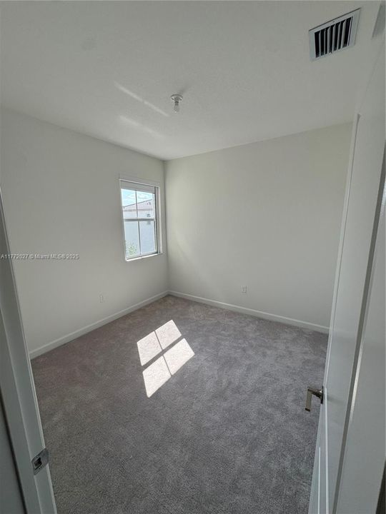 Recently Rented: $2,500 (3 beds, 2 baths, 1545 Square Feet)