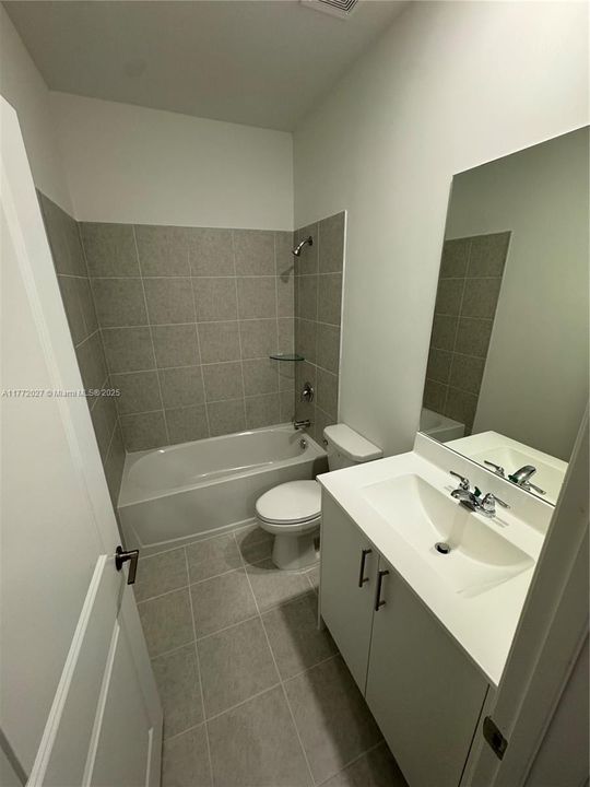 Recently Rented: $2,500 (3 beds, 2 baths, 1545 Square Feet)