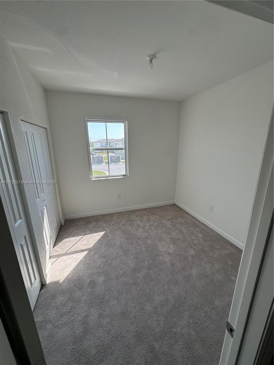 Recently Rented: $2,500 (3 beds, 2 baths, 1545 Square Feet)