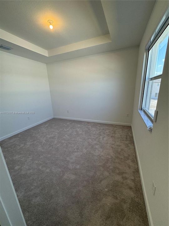 Recently Rented: $2,500 (3 beds, 2 baths, 1545 Square Feet)