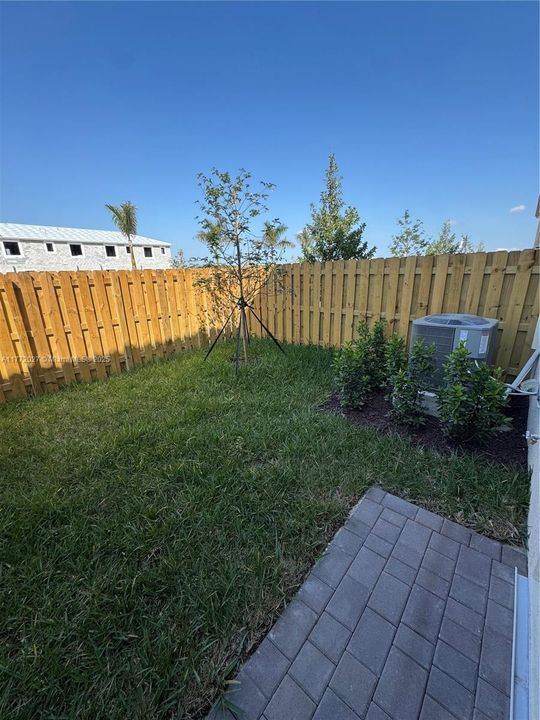 Recently Rented: $2,500 (3 beds, 2 baths, 1545 Square Feet)