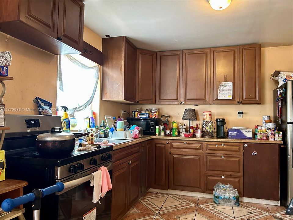 For Sale: $800,000 (0 beds, 0 baths, 2815 Square Feet)
