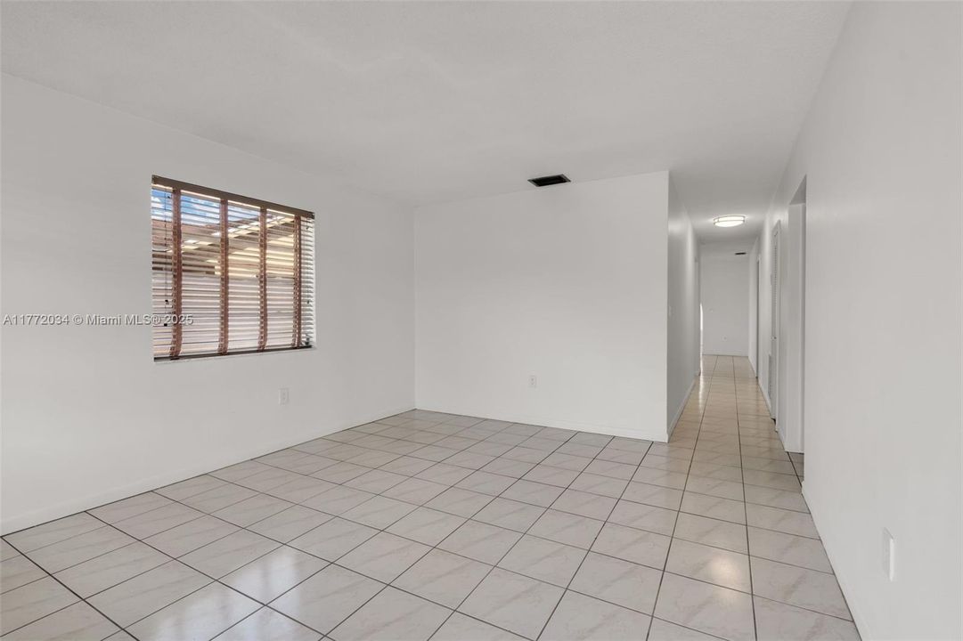 Recently Rented: $3,400 (4 beds, 2 baths, 1540 Square Feet)