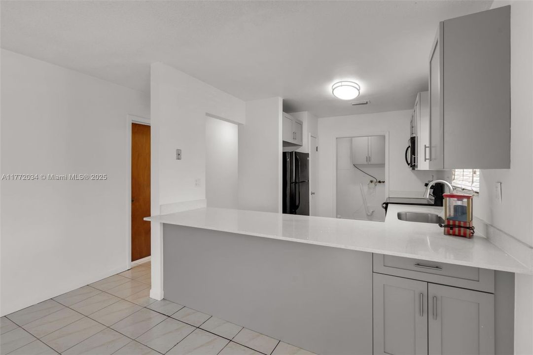 Recently Rented: $3,400 (4 beds, 2 baths, 1540 Square Feet)