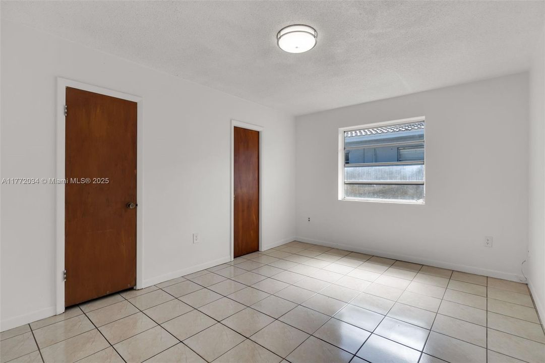 Recently Rented: $3,400 (4 beds, 2 baths, 1540 Square Feet)