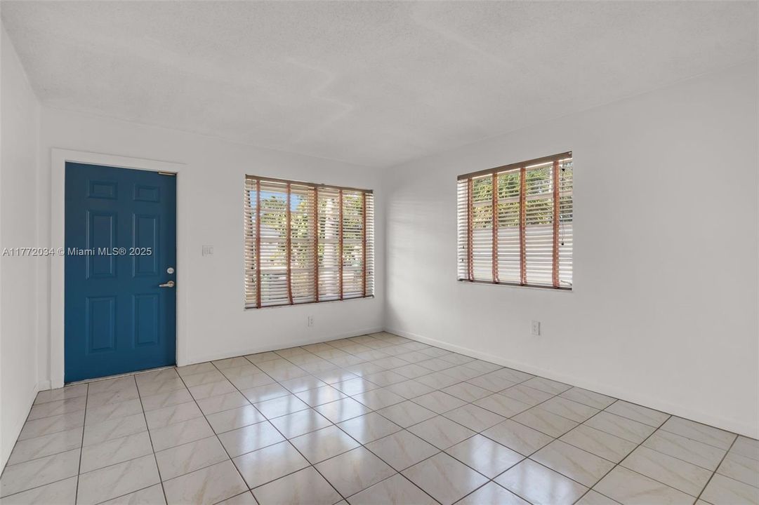 Recently Rented: $3,400 (4 beds, 2 baths, 1540 Square Feet)