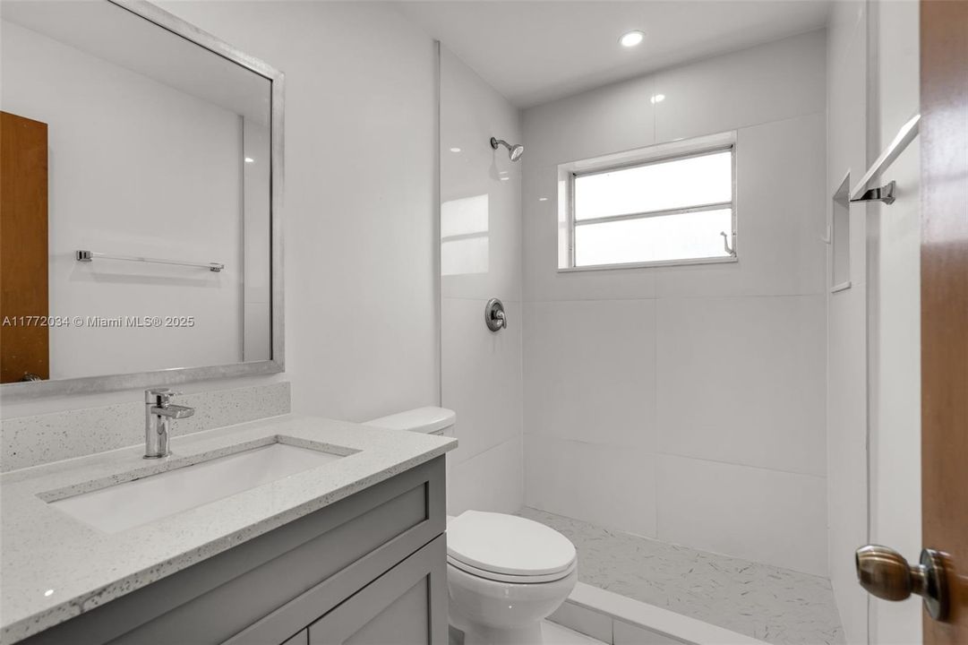 Recently Rented: $3,400 (4 beds, 2 baths, 1540 Square Feet)