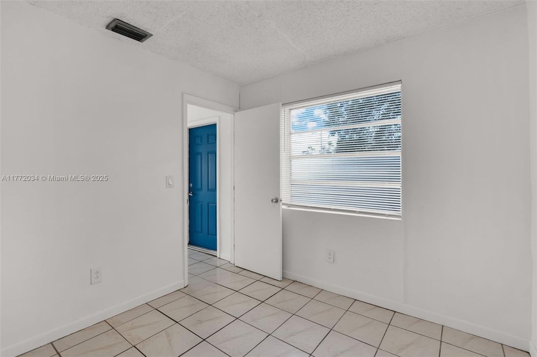 Recently Rented: $3,400 (4 beds, 2 baths, 1540 Square Feet)