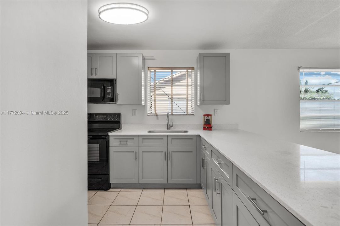 Recently Rented: $3,400 (4 beds, 2 baths, 1540 Square Feet)