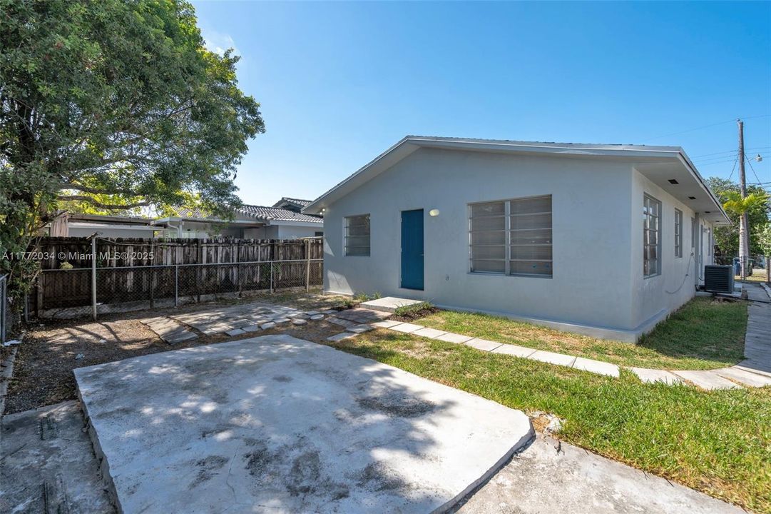 Recently Rented: $3,400 (4 beds, 2 baths, 1540 Square Feet)