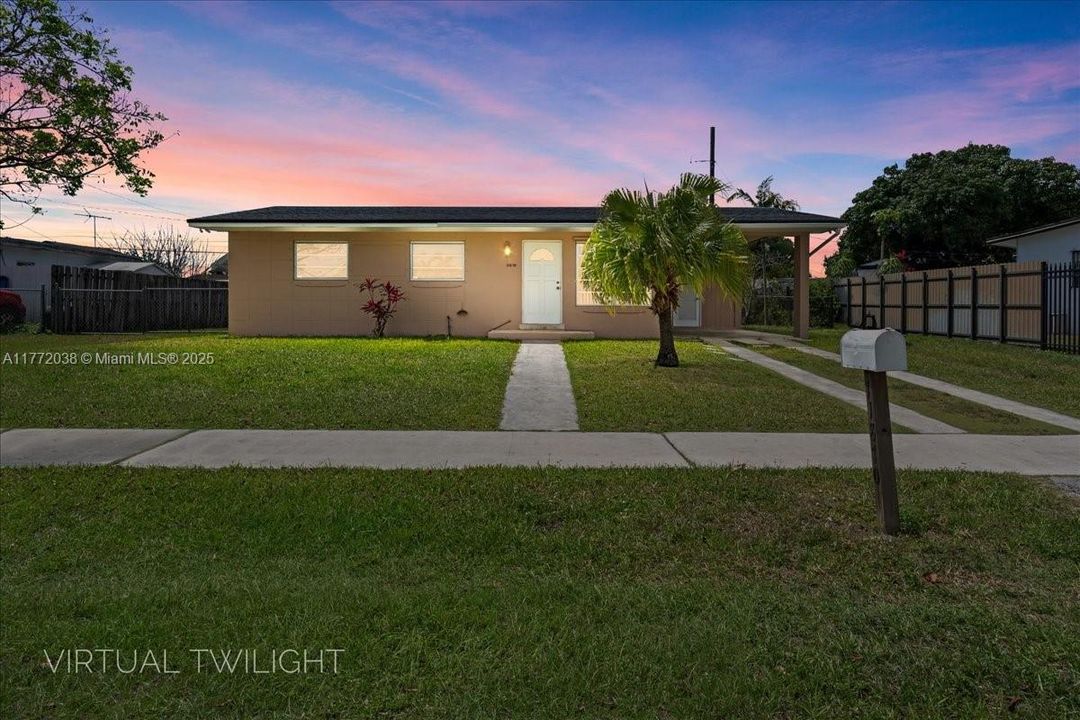 Недавно продано: $449,999 (3 спален, 1 ванн, 1042 Квадратных фут)