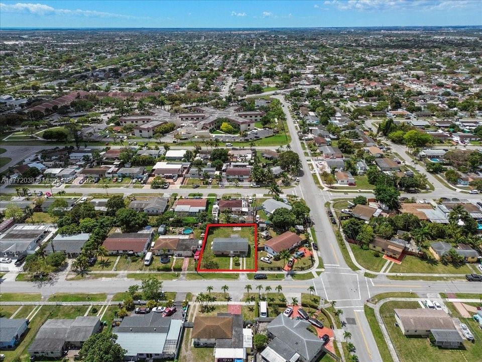 Недавно продано: $449,999 (3 спален, 1 ванн, 1042 Квадратных фут)