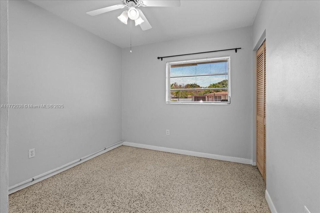 Недавно продано: $449,999 (3 спален, 1 ванн, 1042 Квадратных фут)