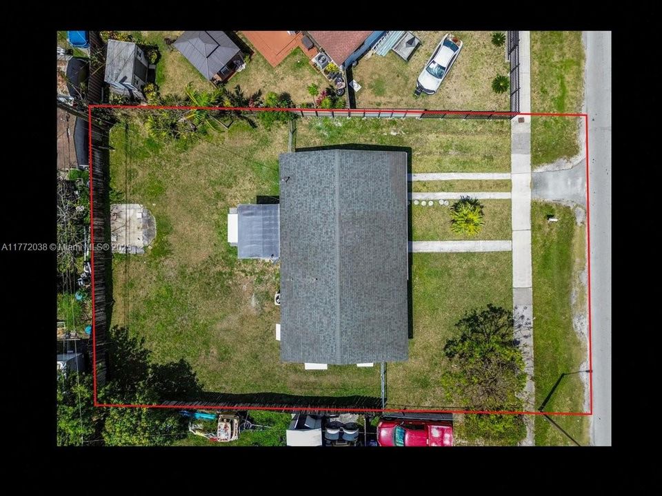 Недавно продано: $449,999 (3 спален, 1 ванн, 1042 Квадратных фут)