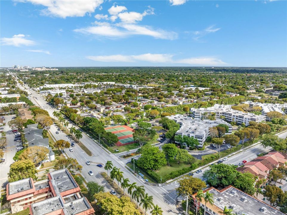 Recently Sold: $200,000 (1 beds, 1 baths, 895 Square Feet)