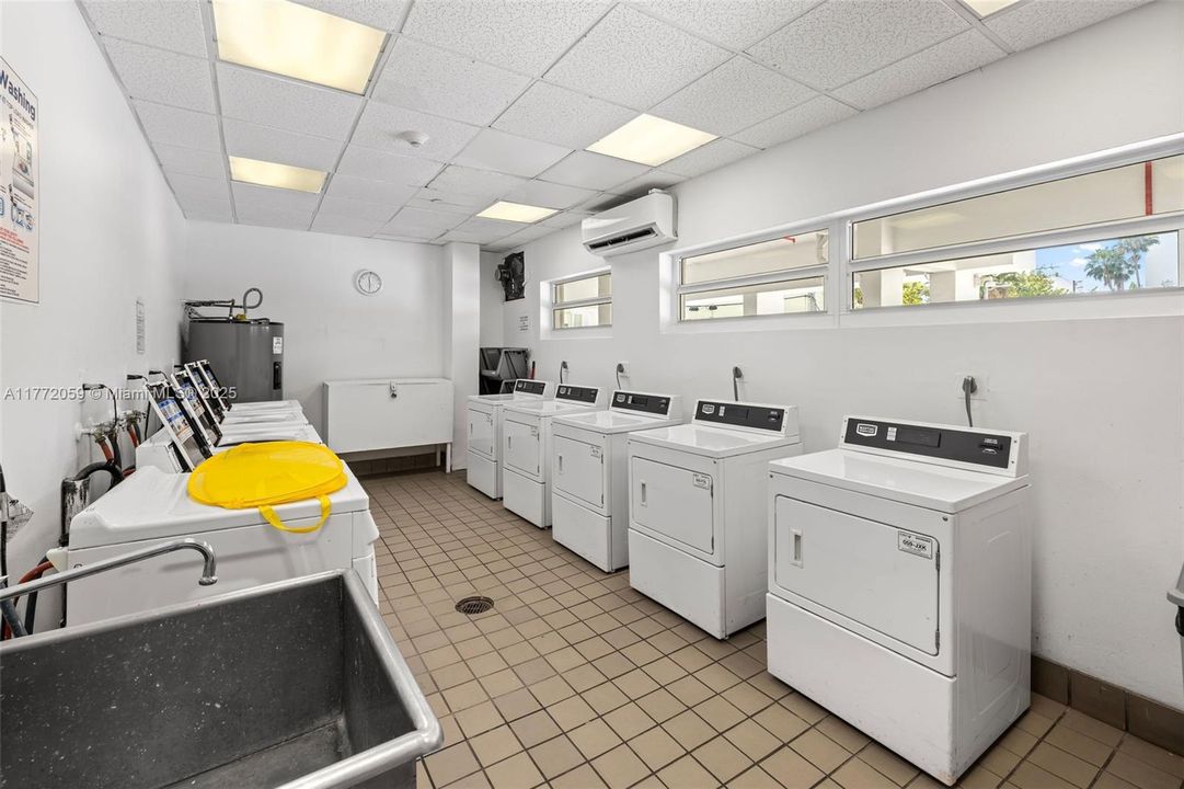 待售: $279,000 (1 贝兹, 1 浴室, 578 平方英尺)