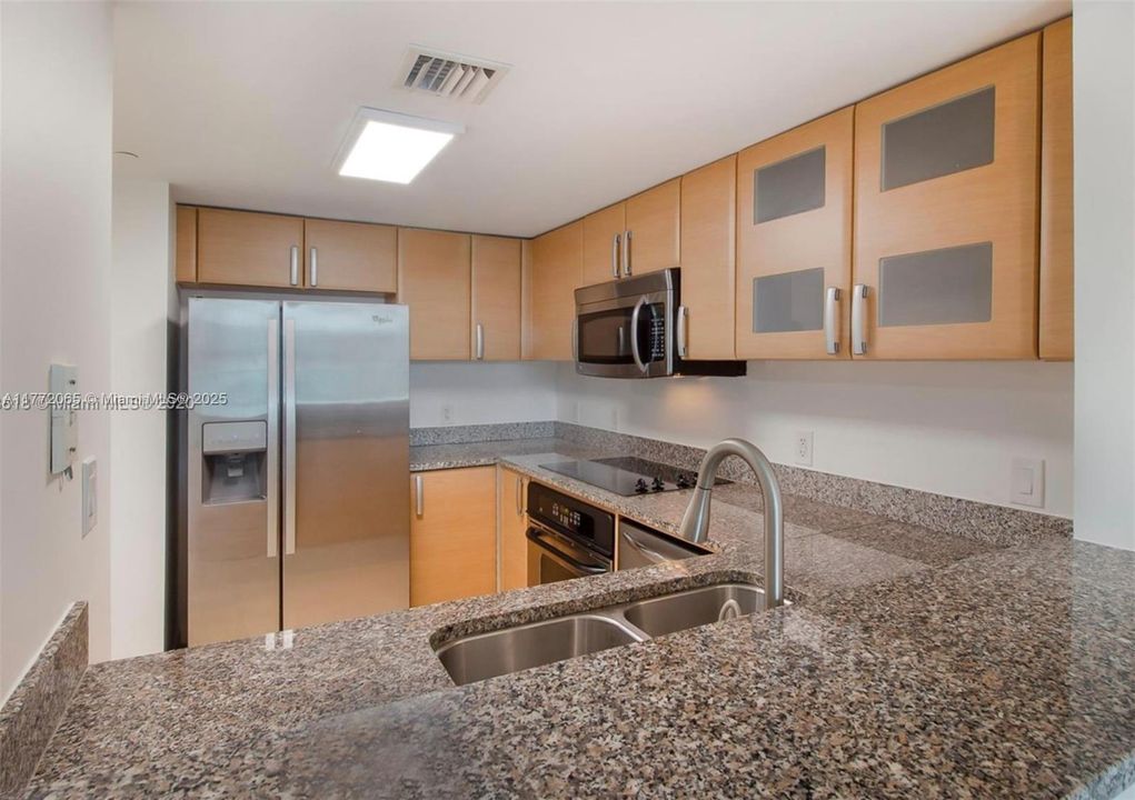 Recently Sold: $489,000 (1 beds, 1 baths, 791 Square Feet)