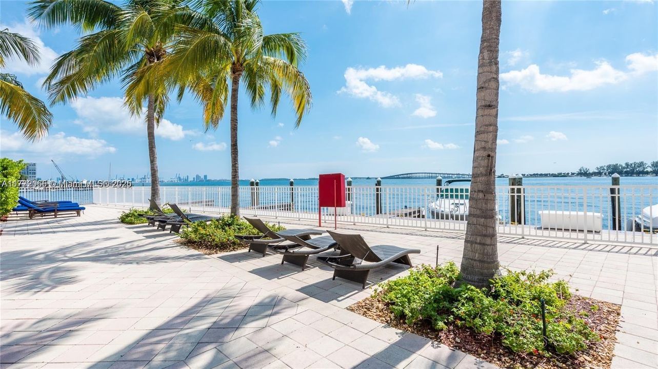 Recently Sold: $489,000 (1 beds, 1 baths, 791 Square Feet)