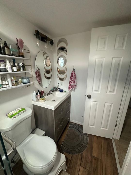 Recientemente alquilado: $2,000 (2 camas, 2 baños, 884 Pies cuadrados)