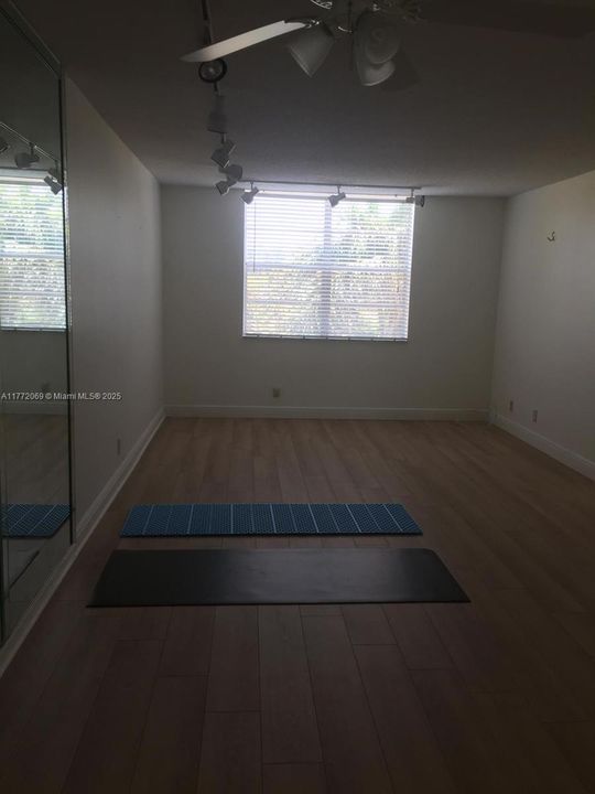 Recientemente alquilado: $2,000 (2 camas, 2 baños, 884 Pies cuadrados)