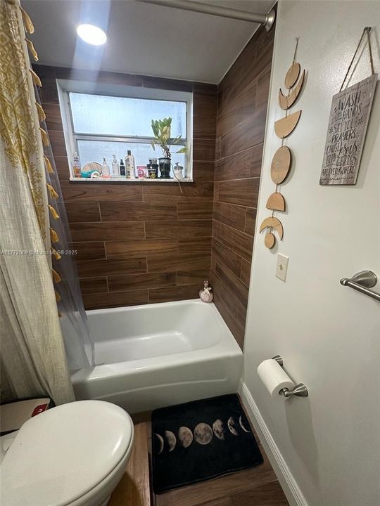 Recientemente alquilado: $2,000 (2 camas, 2 baños, 884 Pies cuadrados)