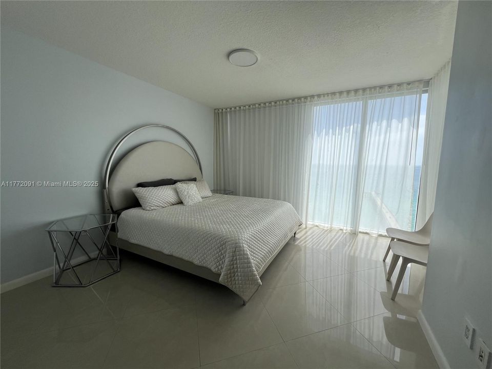 For Sale: $1,360,000 (2 beds, 2 baths, 1602 Square Feet)