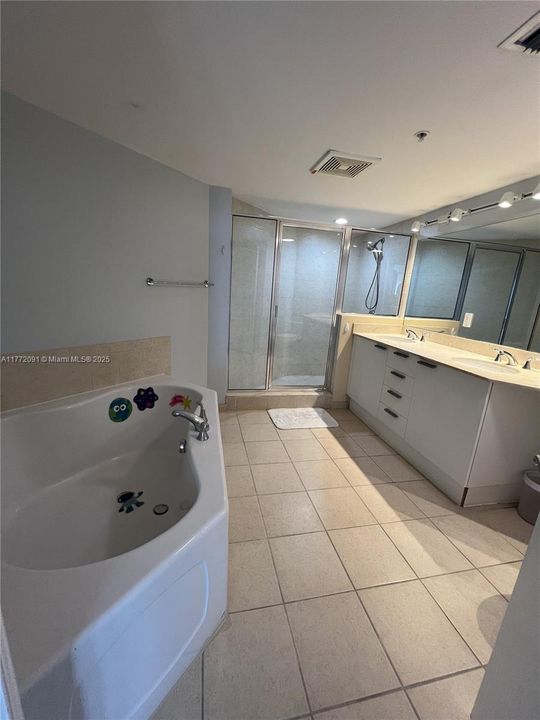 For Sale: $1,360,000 (2 beds, 2 baths, 1602 Square Feet)