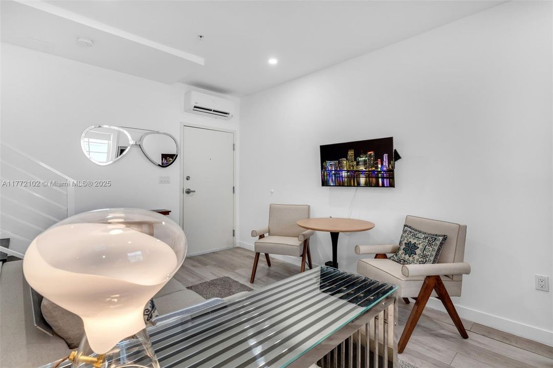 Recently Sold: $349,000 (1 beds, 1 baths, 511 Square Feet)