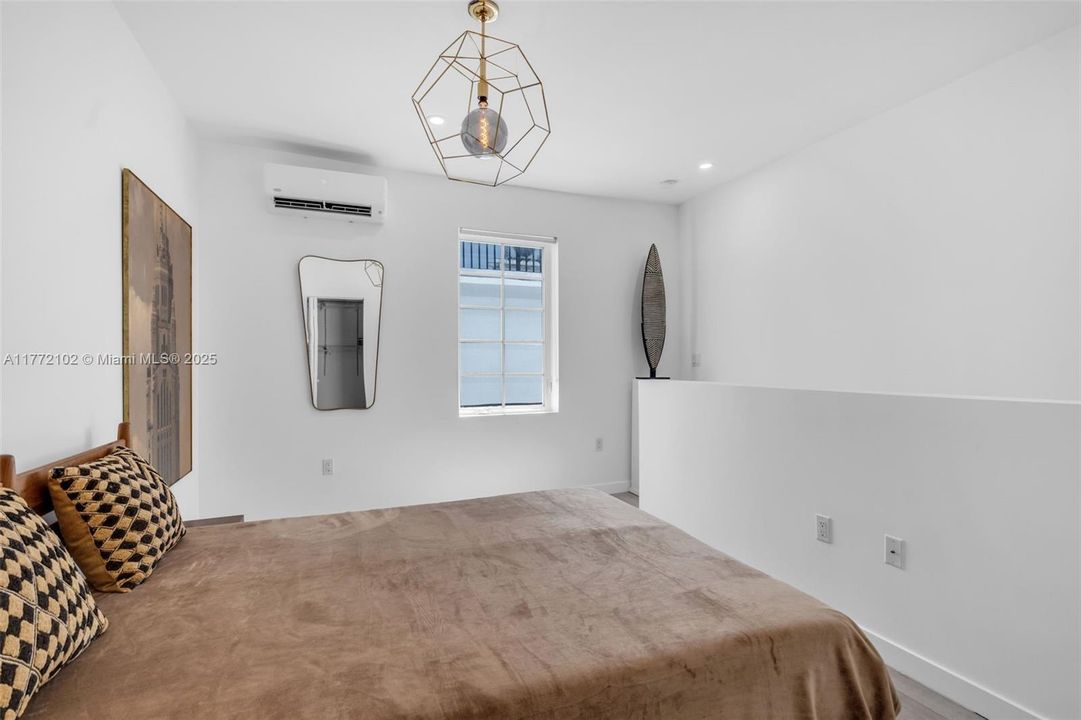 Recently Sold: $349,000 (1 beds, 1 baths, 511 Square Feet)