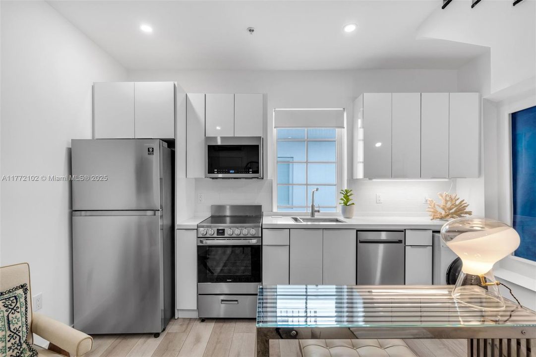 Recently Sold: $349,000 (1 beds, 1 baths, 511 Square Feet)