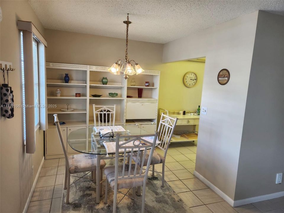 最近租的: $1,900 (2 贝兹, 1 浴室, 820 平方英尺)